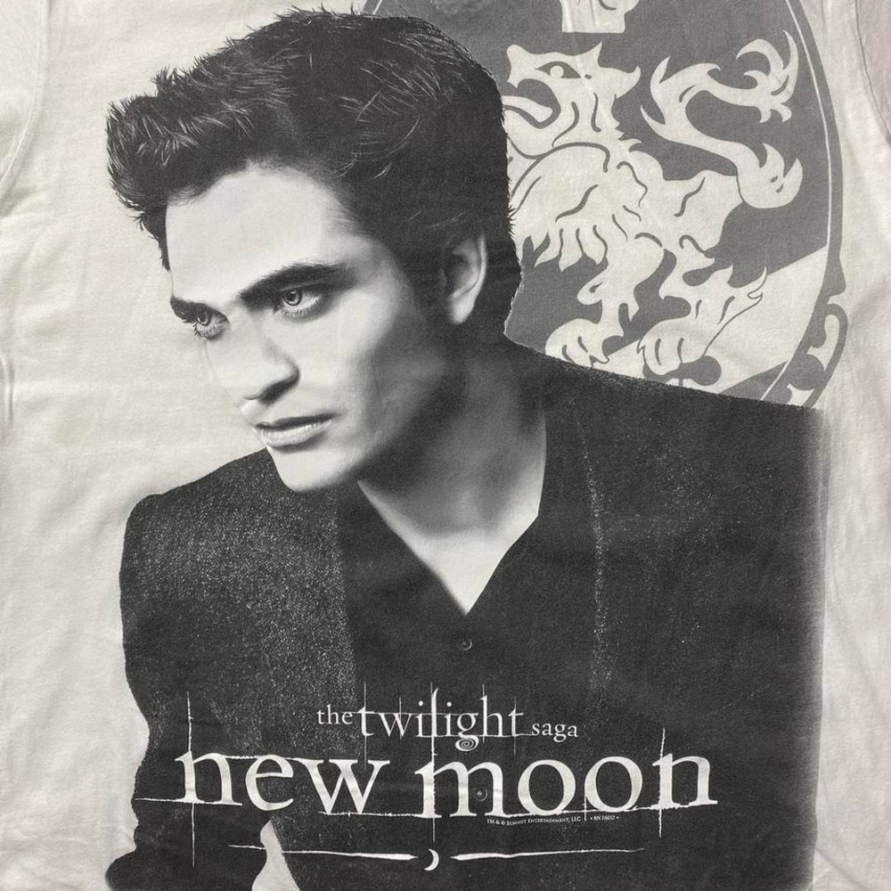 2000s The Twilight Saga‎ New Moon TV show shirt